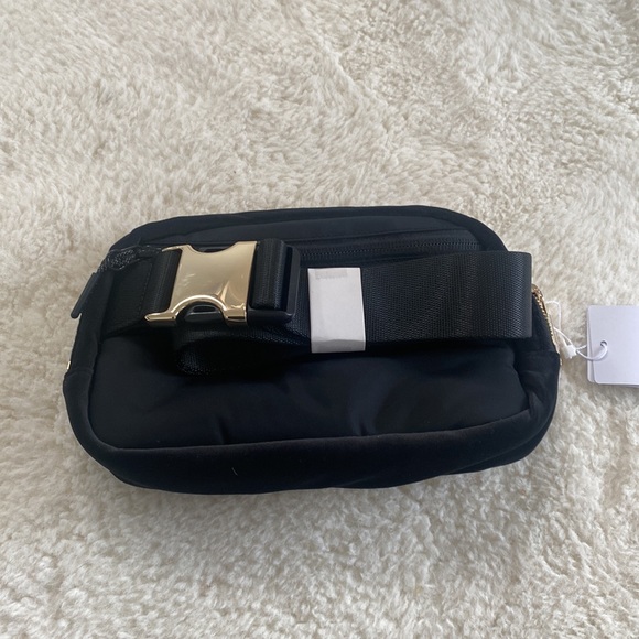 ❤️ Lululemon Velour Everywhere Belt Bag Black Gold NWT - Picture 2 of 7